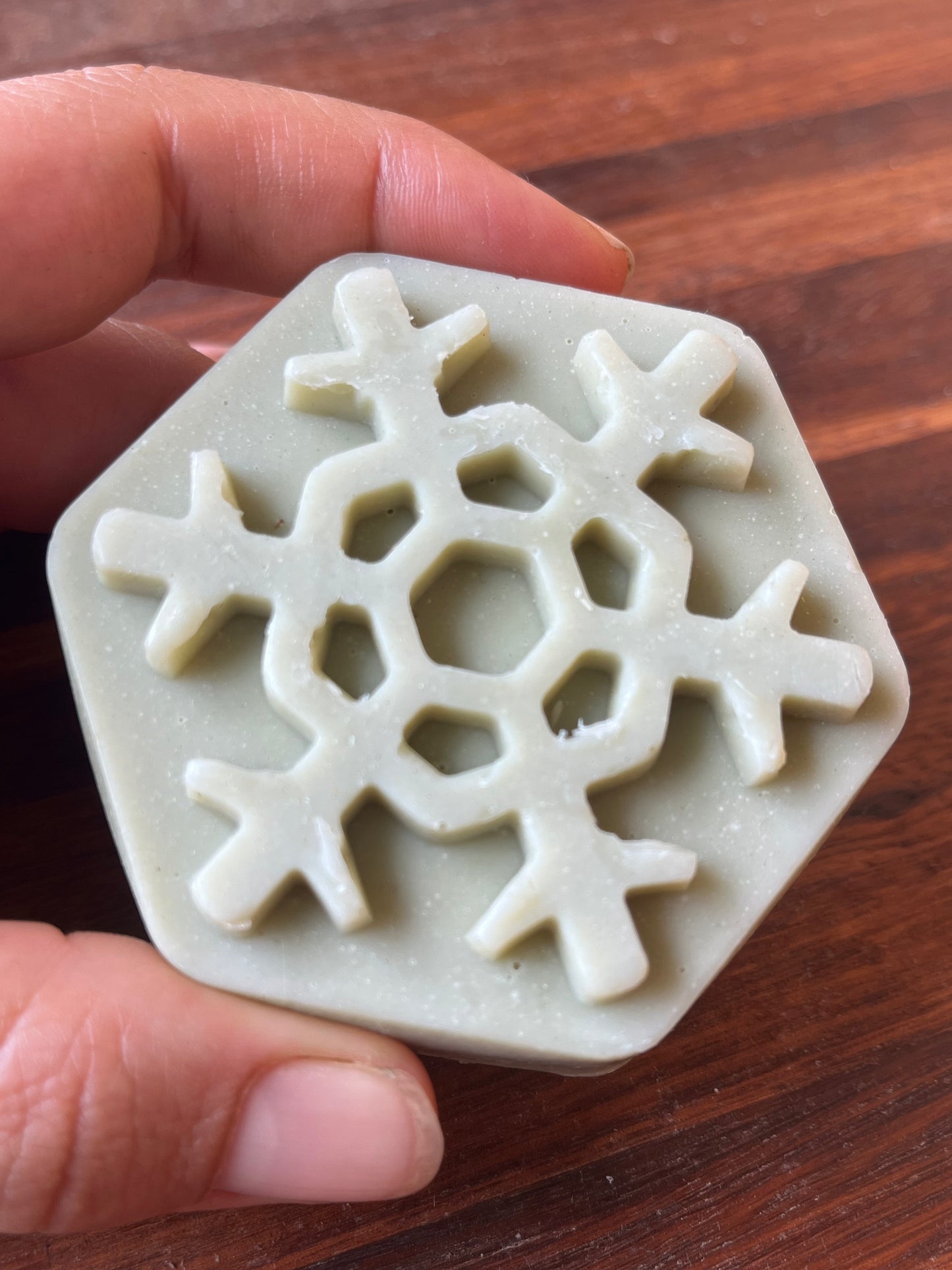 Eucalyptus, green clay and honey snowflake soap 50g
