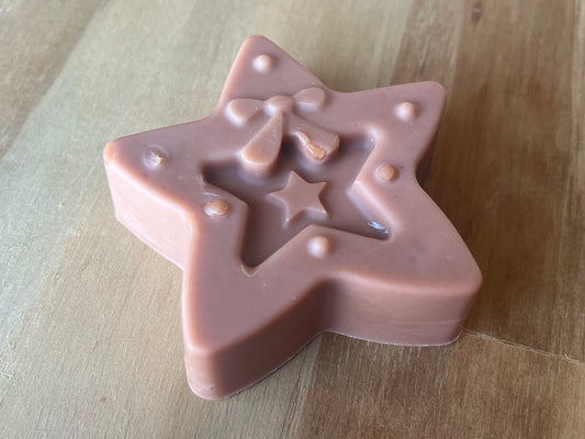 Red clay, lemon myrtle and honey Christmas star soap 50g