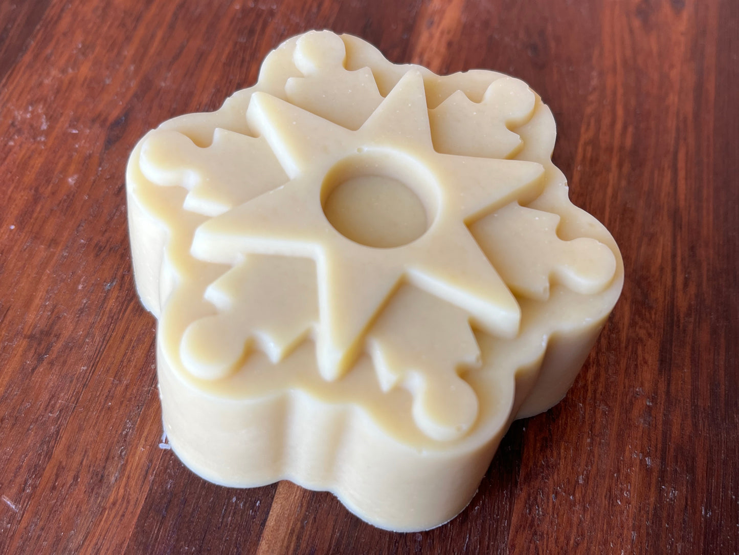 Christmas soap, handmade artisan Christmas snowflake soap, lavender and honey soap 100g