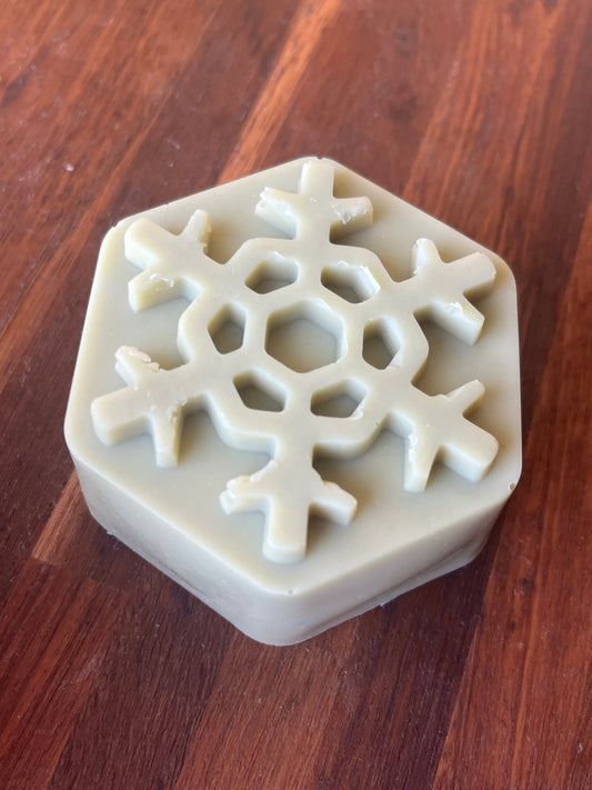 Eucalyptus, green clay and honey snowflake soap 100g