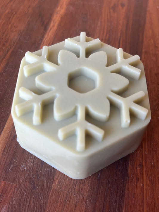 Eucalyptus, green clay and honey snowflake soap 100g