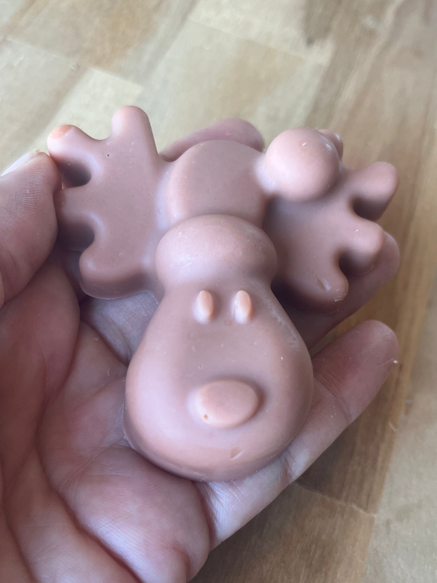 Red clay, lemon myrtle and honey reindeer soap 50g