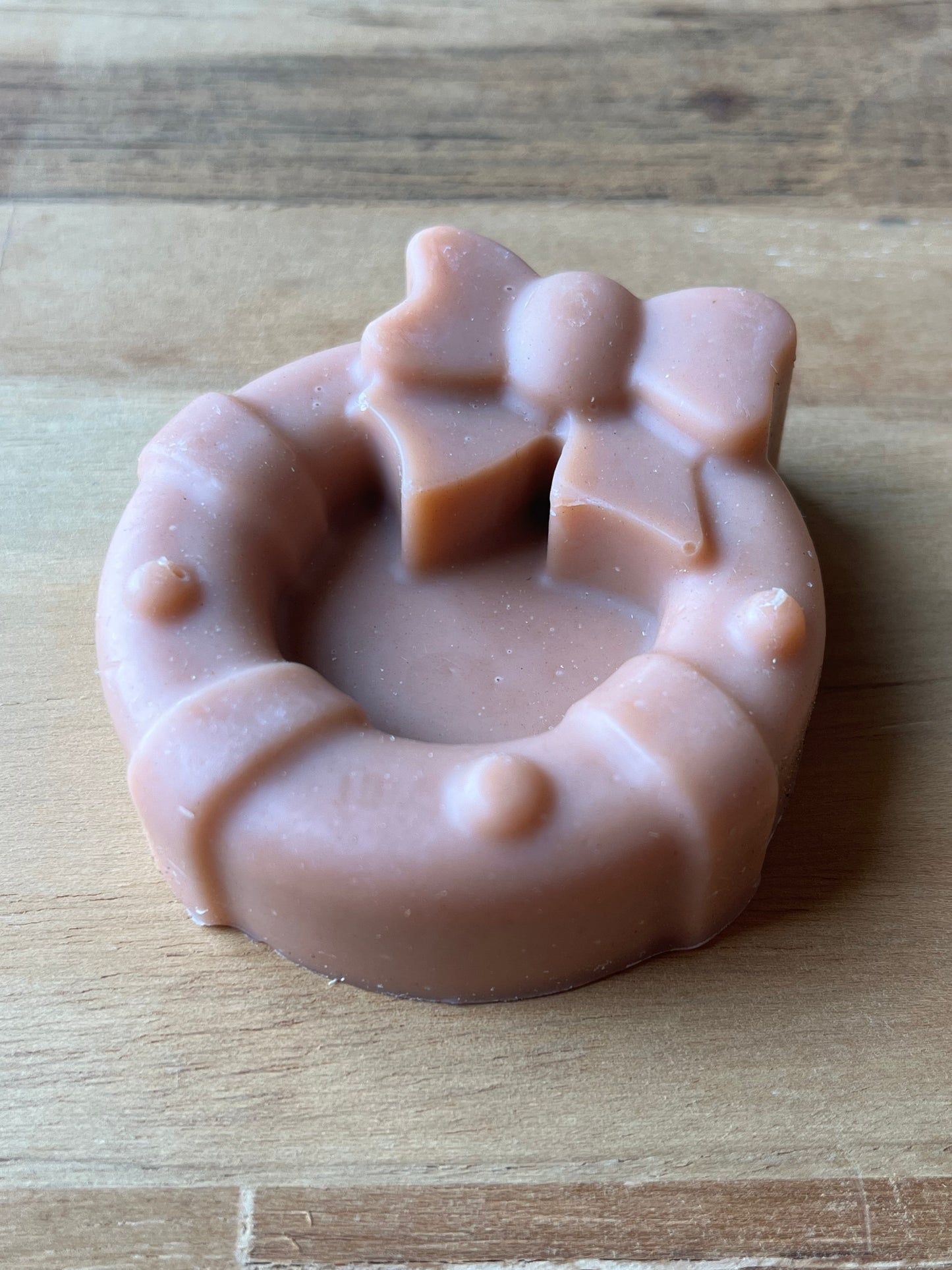 Red clay, lemon myrtle and honey Christmas wreath soap 50g