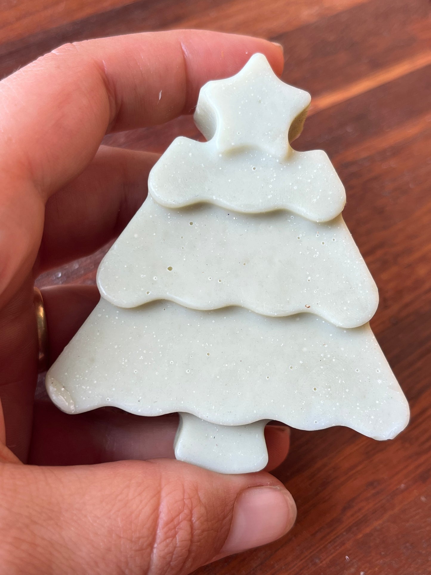 Eucalyptus, green clay and honey Christmas tree soap 50g