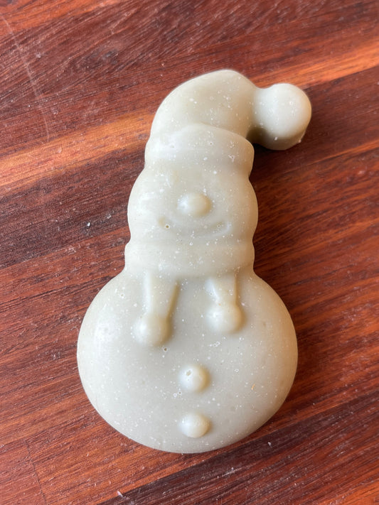 Eucalyptus, green clay and honey Christmas snowman soap 50g