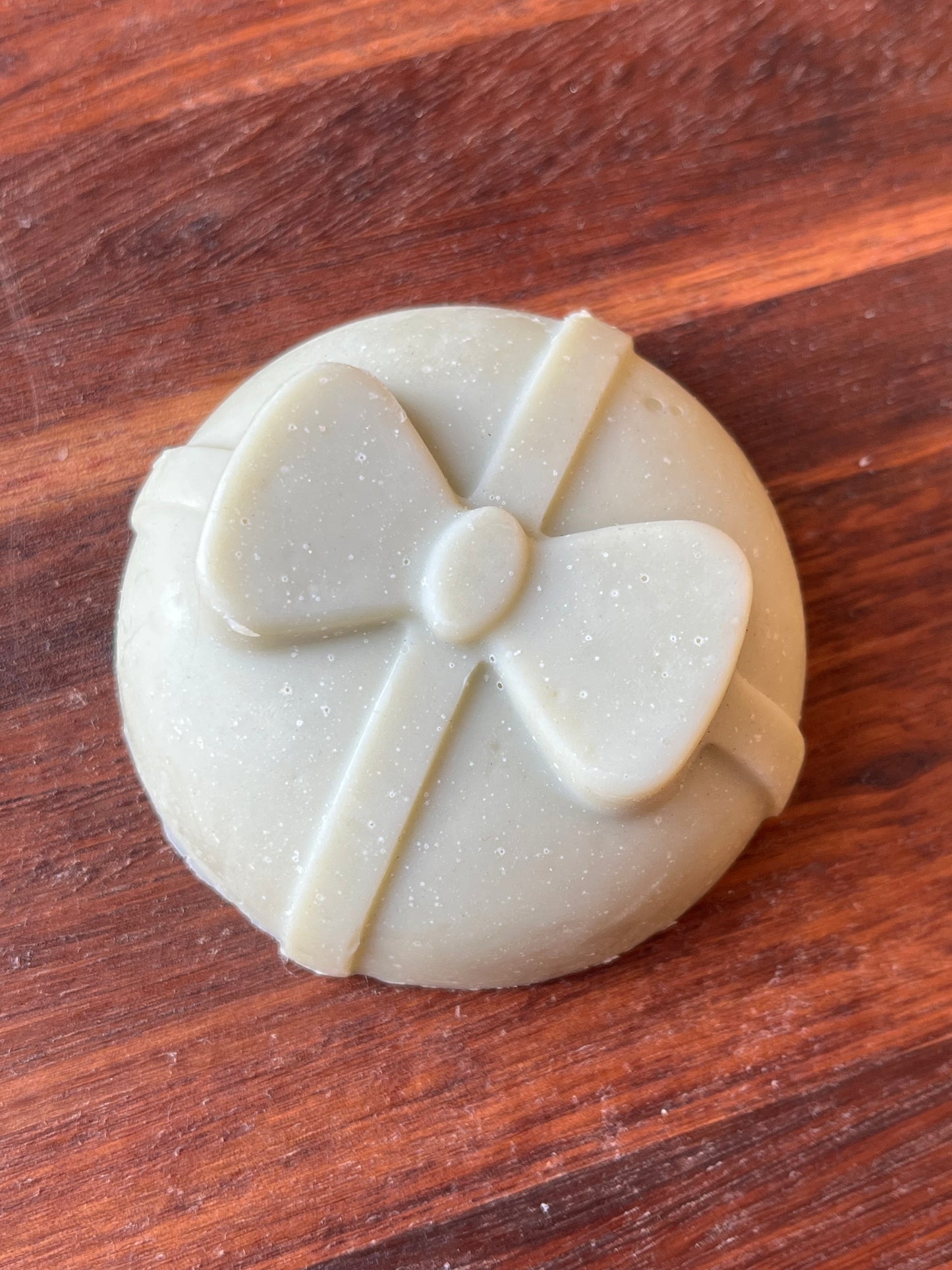 Eucalyptus, green clay and honey Christmas bauble soap 50g