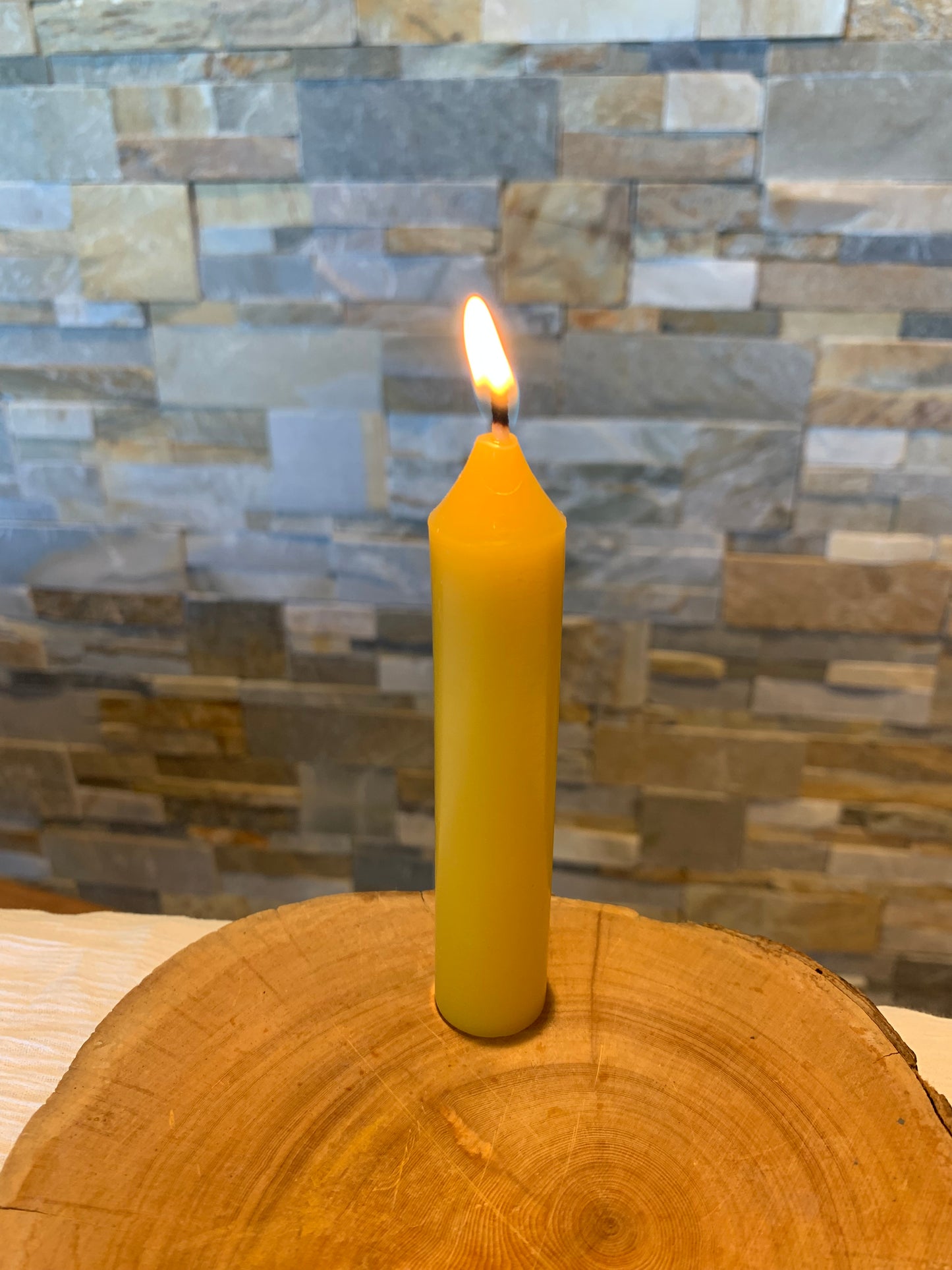 Beeswax short dinner candle